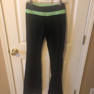 Lululemon Size 4 Tall Groove Yoga Pants